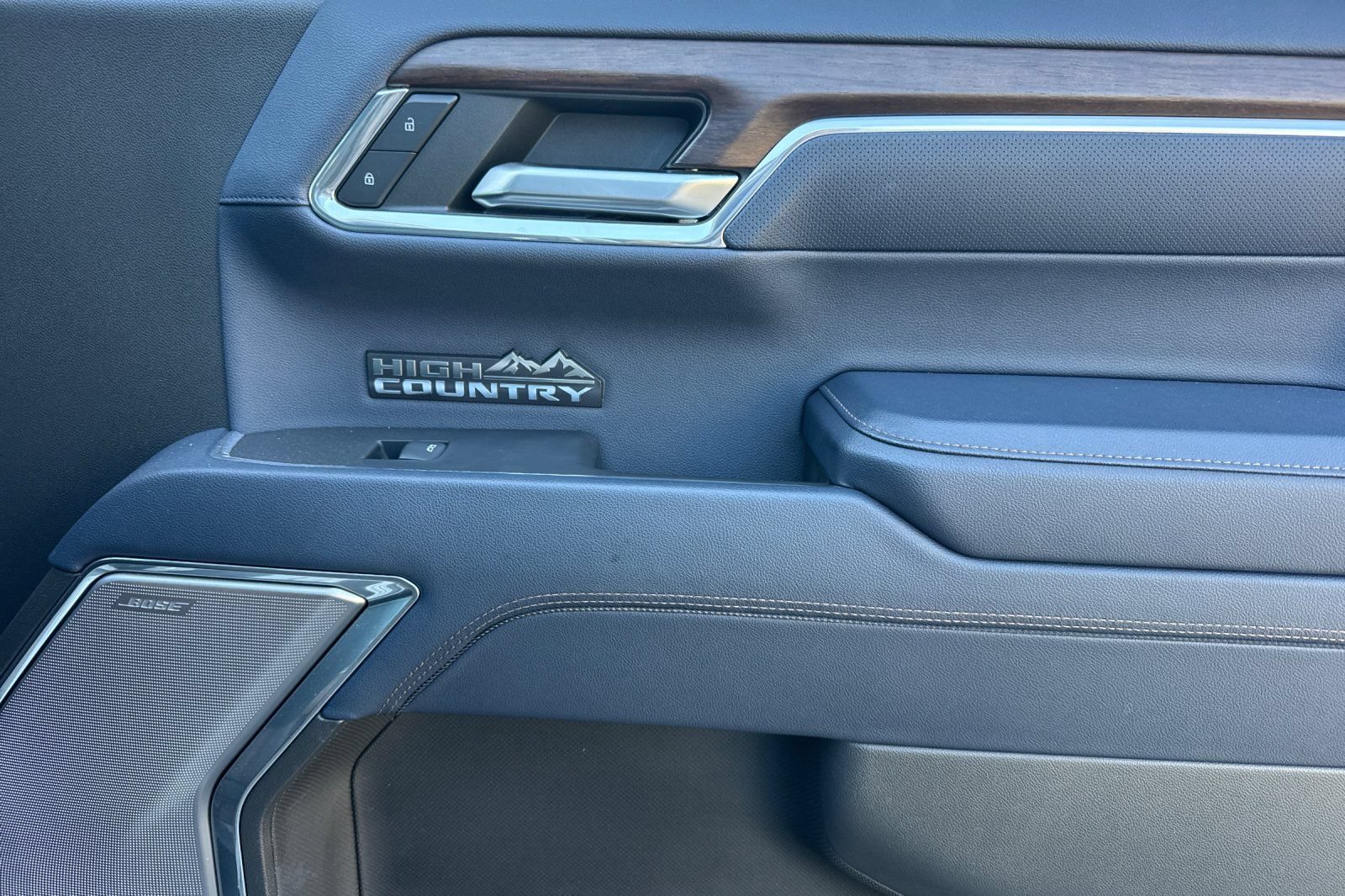 Used 2023 Chevrolet Silverado 1500 High Country w/ High Country Premium Package AWD/4WD image 20