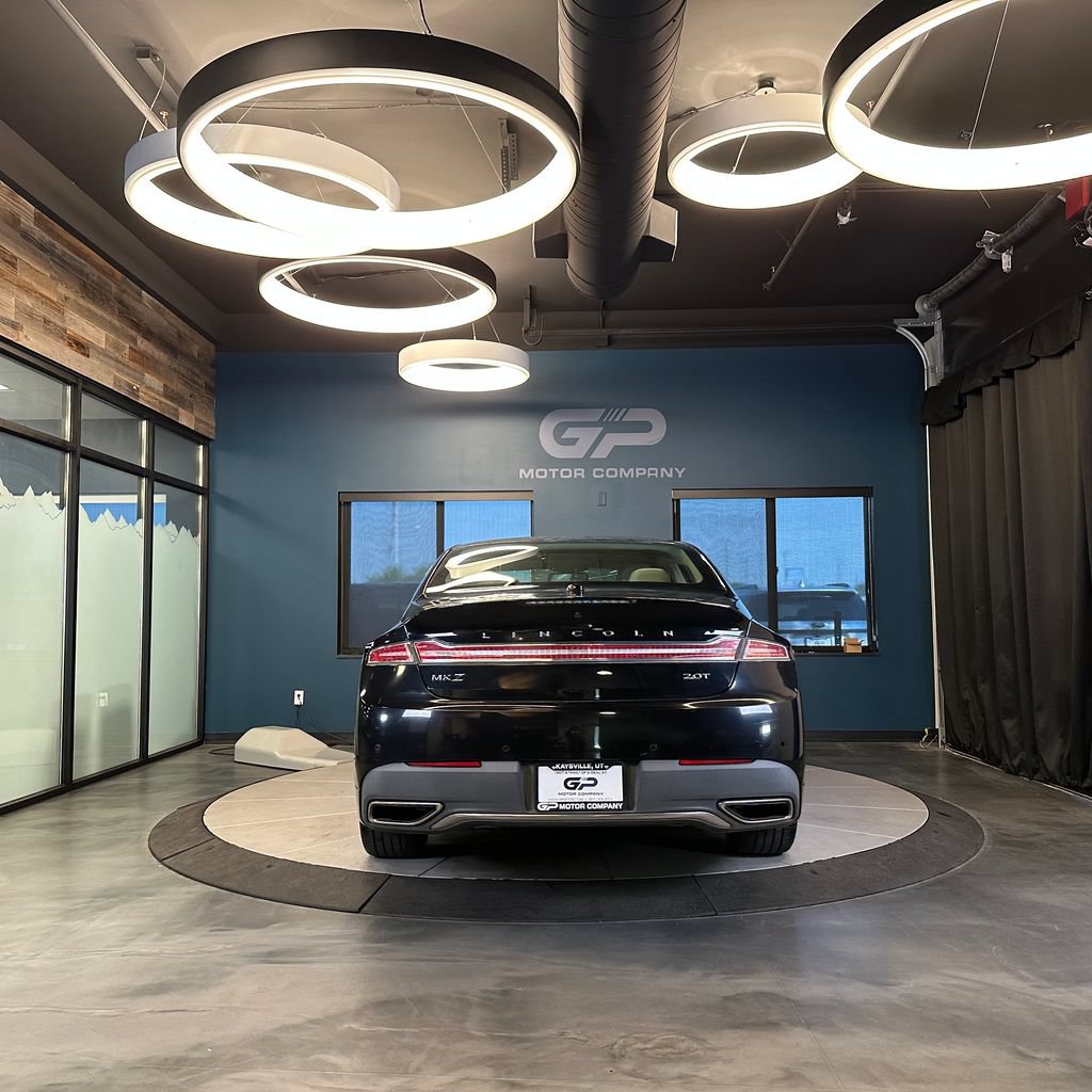 Used 2019 Lincoln MKZ Reserve FWD image 4