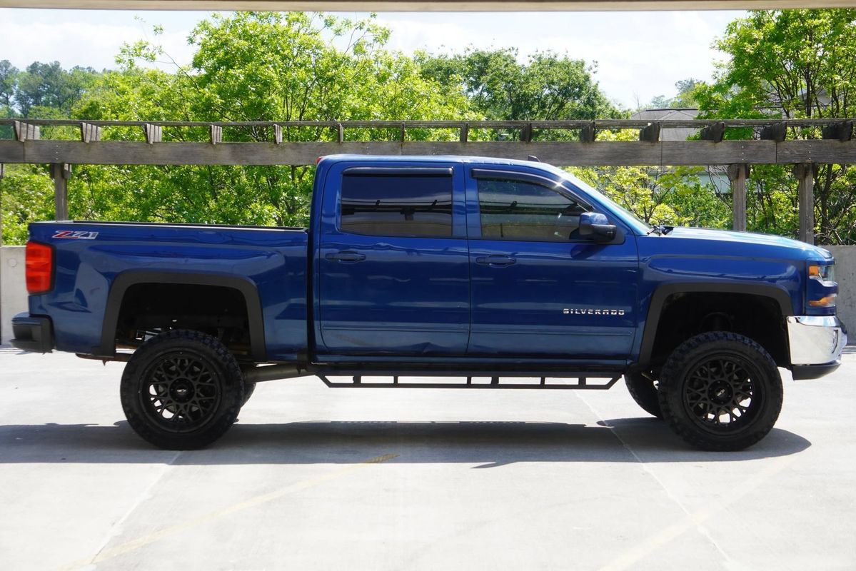 Used 2017 Chevrolet Silverado 1500 LT w/ All Star Edition AWD/4WD image 14