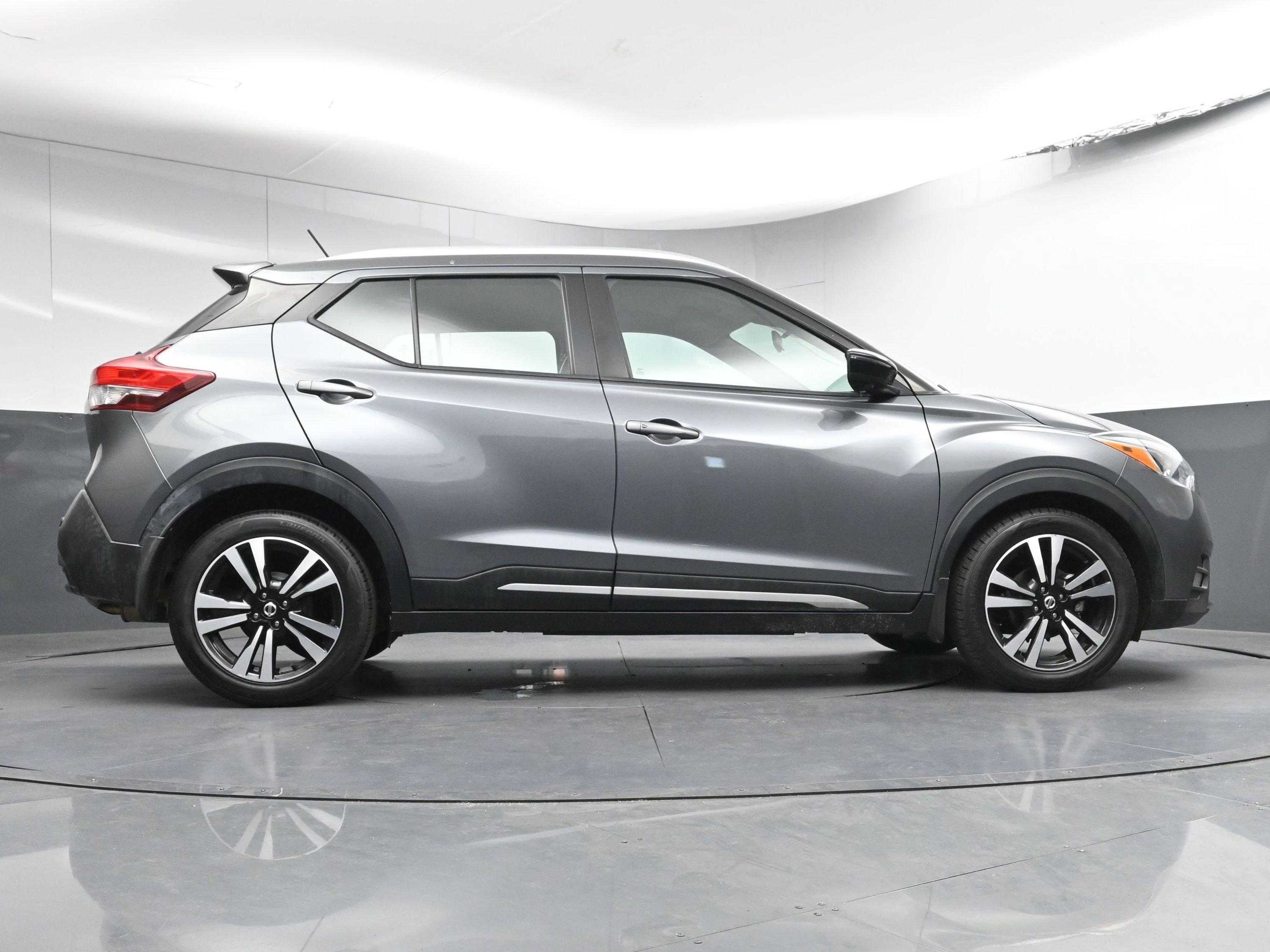Used 2020 Nissan Kicks SR w/ SR Premium Package image 25