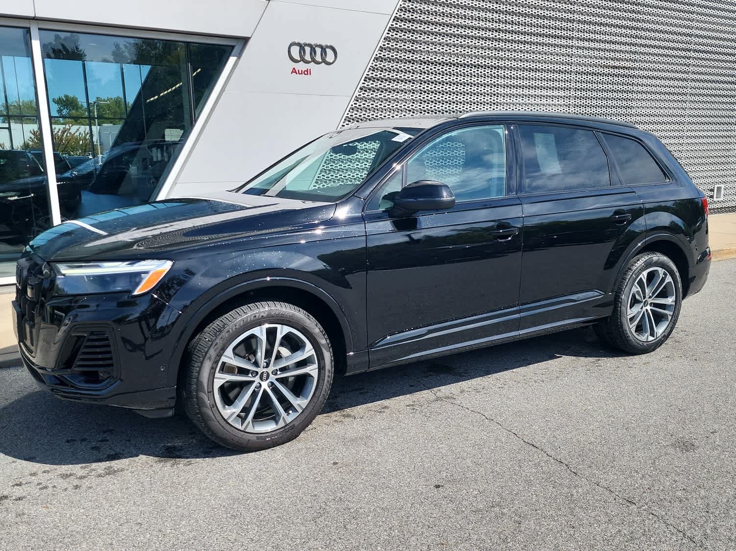 Used 2026 Audi Q7 3.0T Premium AWD/4WD image 1
