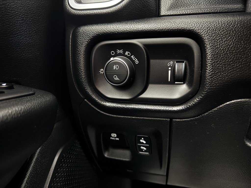 Used 2021 RAM 1500 Big Horn AWD/4WD image 38