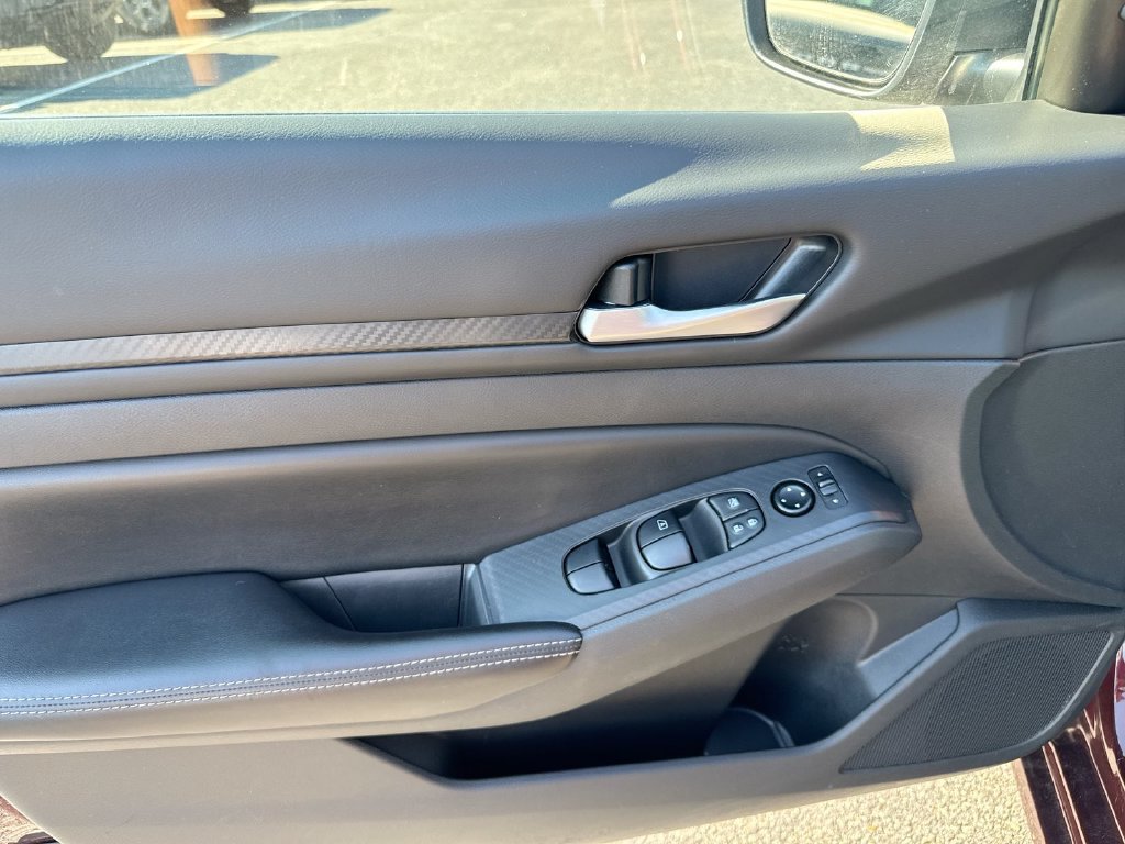 Used 2024 Nissan Altima 2.5 SV FWD image 20