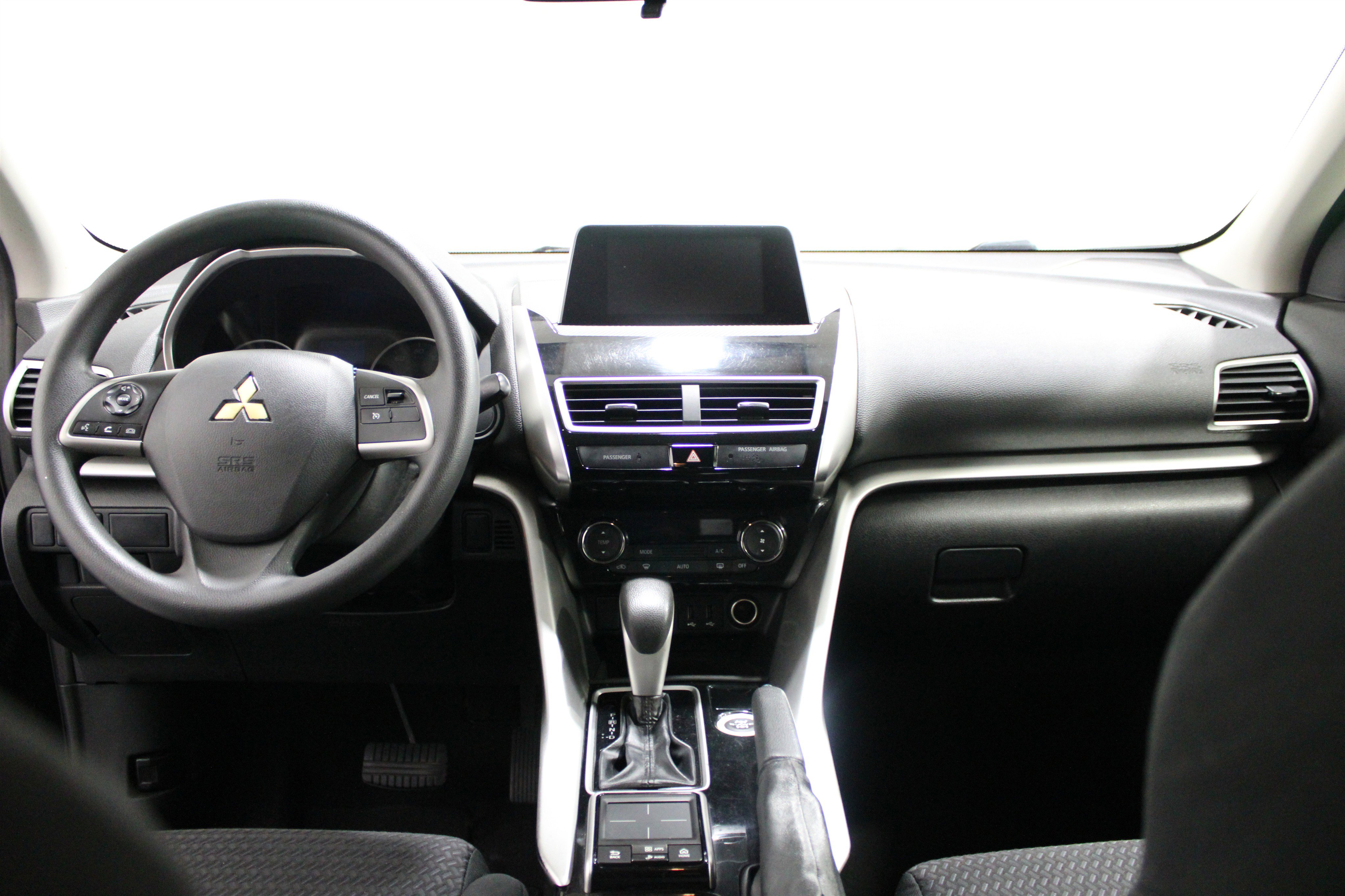 Used 2019 Mitsubishi Eclipse Cross LE AWD/4WD image 2