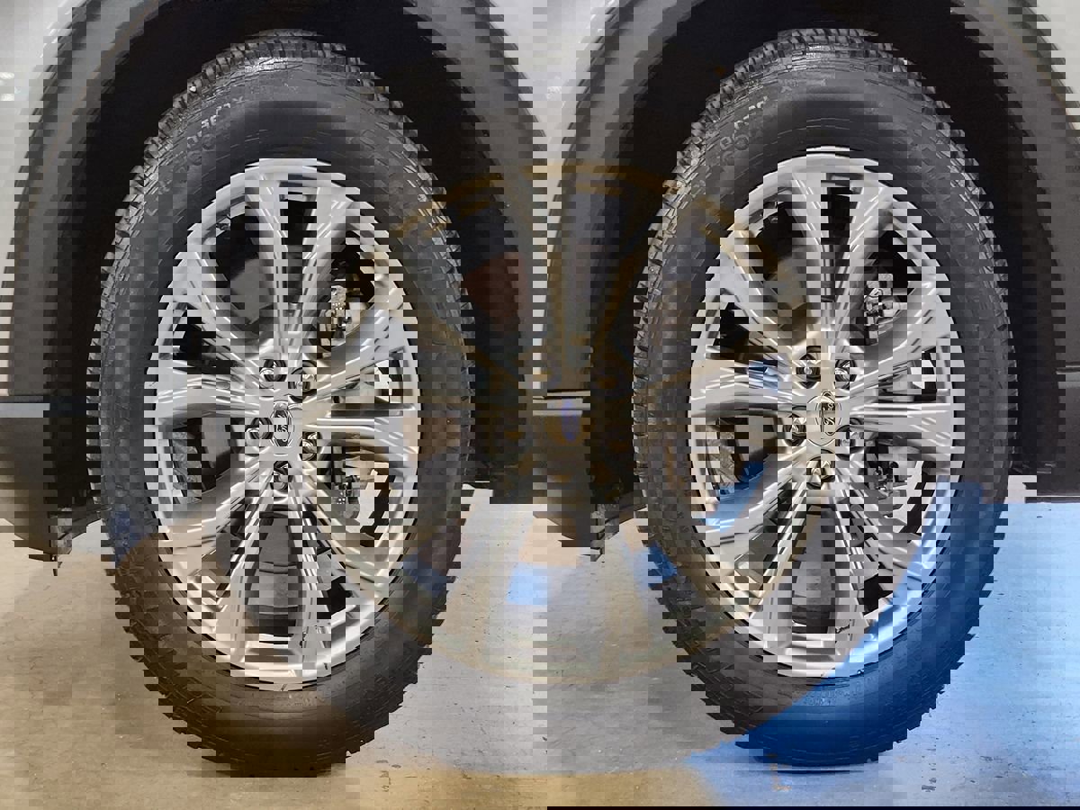 Used 2021 Ford Explorer XLT w/ Equipment Group 202A image 28