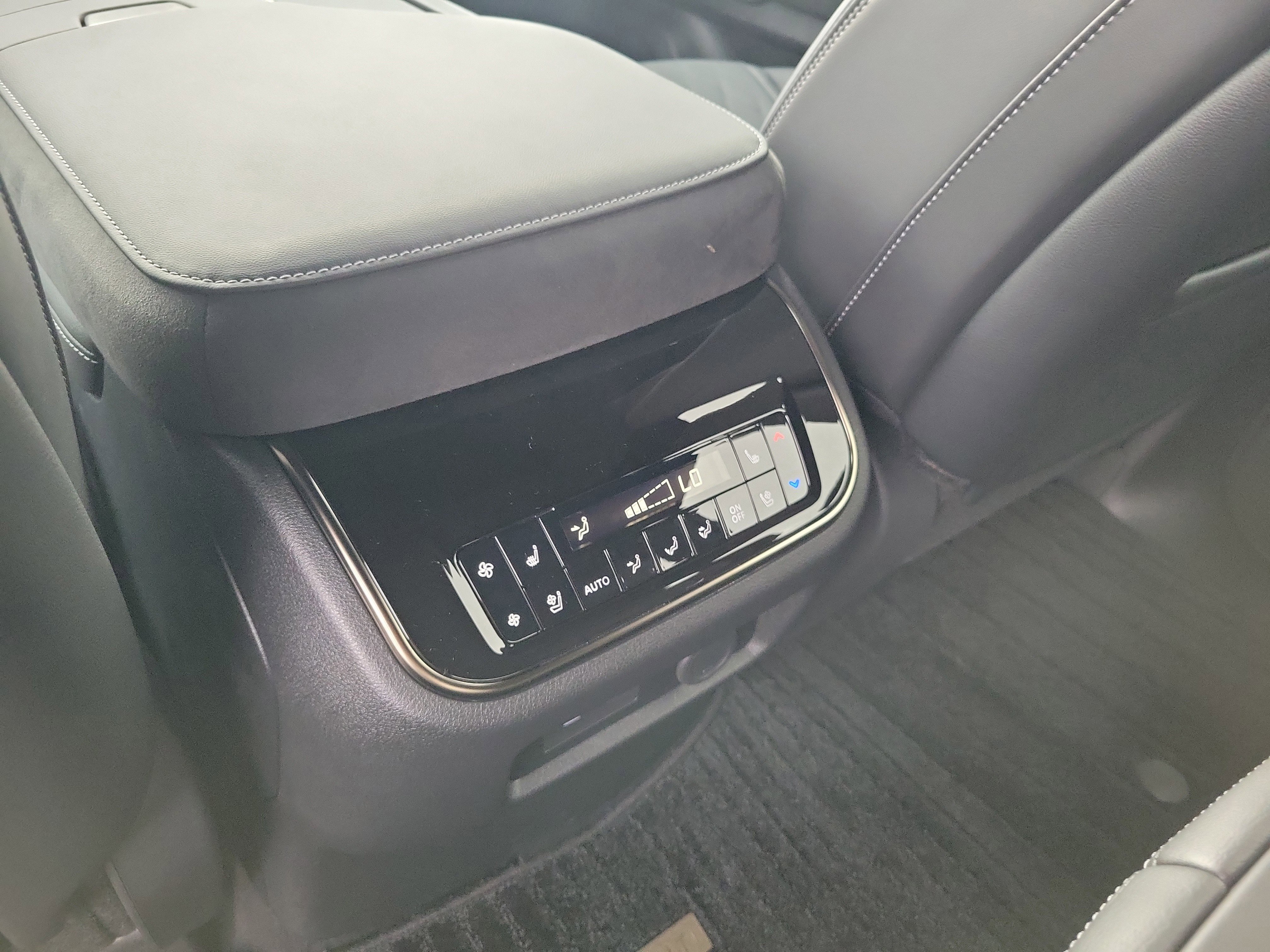 New 2026 INFINITI QX80 Autograph image 11