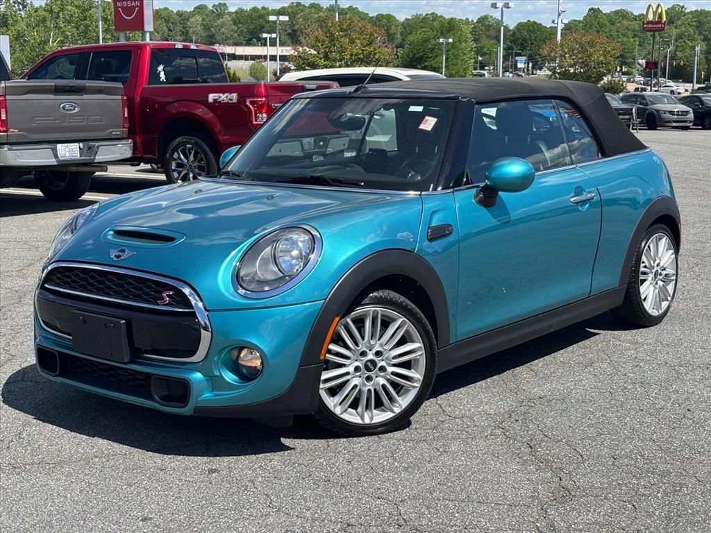 Used 2017 MINI Cooper S image 2