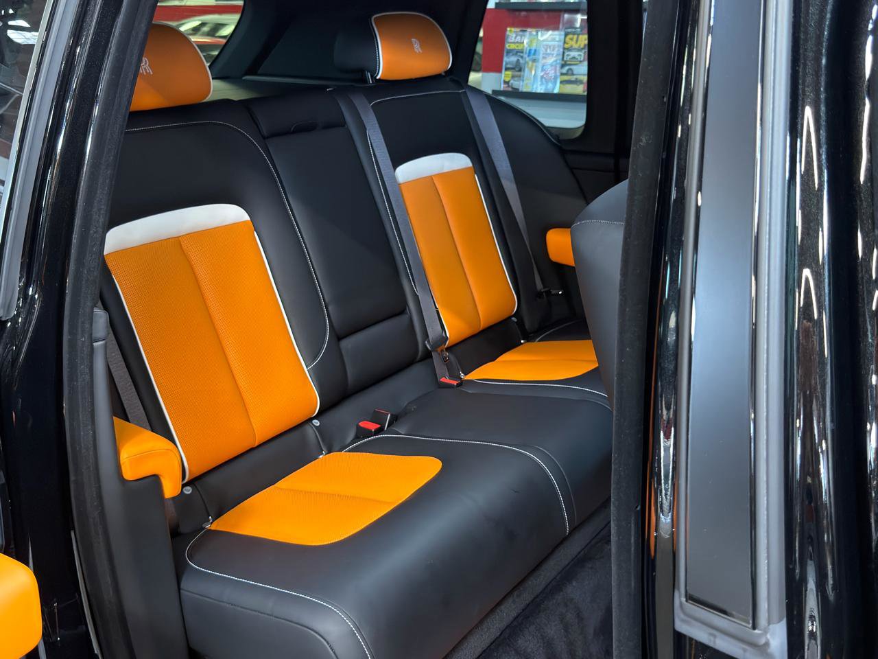 Used 2025 Rolls-Royce Cullinan image 26