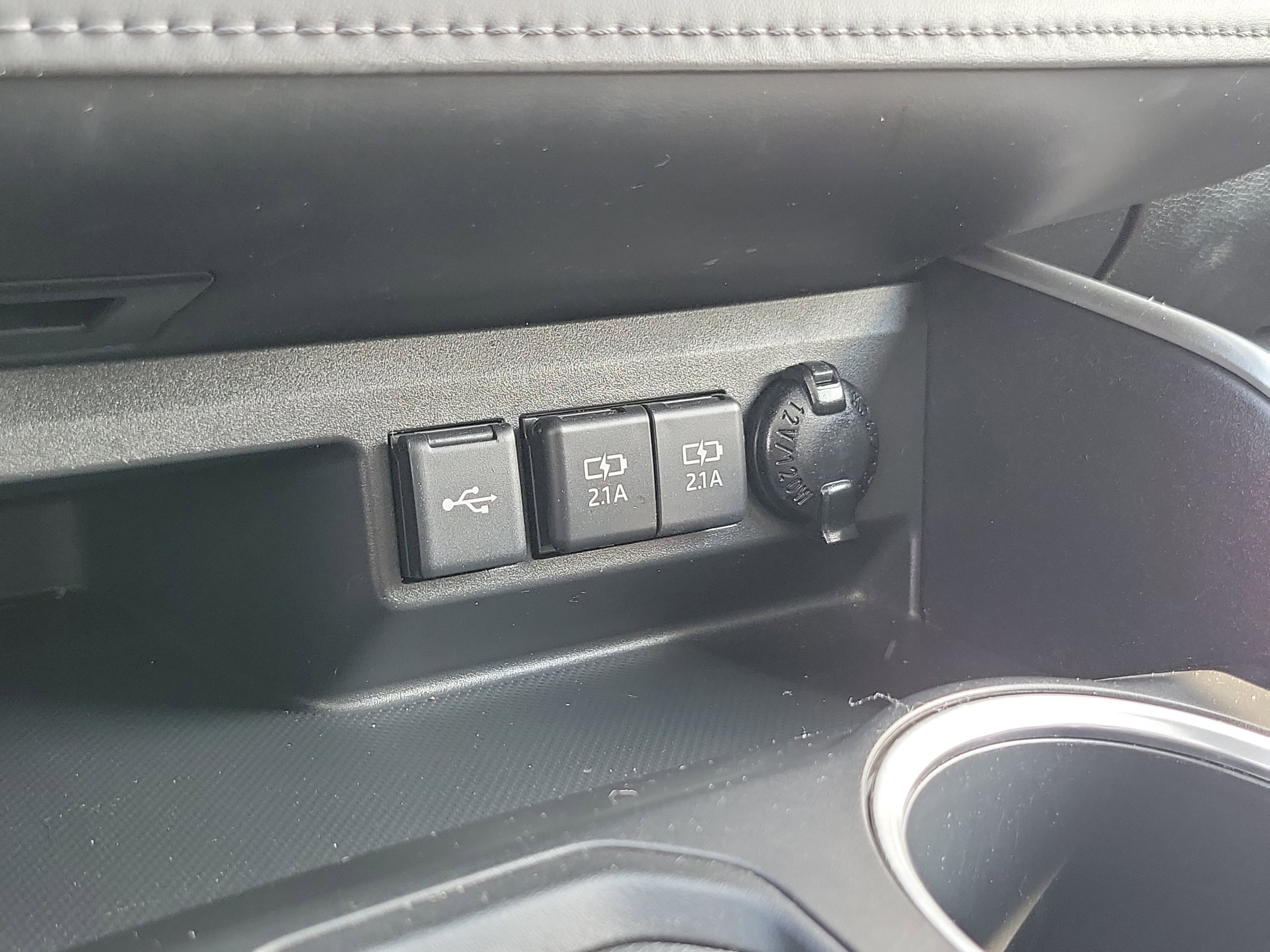 Used 2021 Toyota Highlander XLE image 32