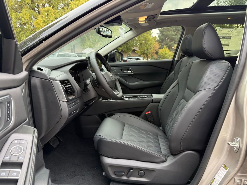 New 2026 Nissan Rogue Platinum w/ Platinum Premium Package image 11