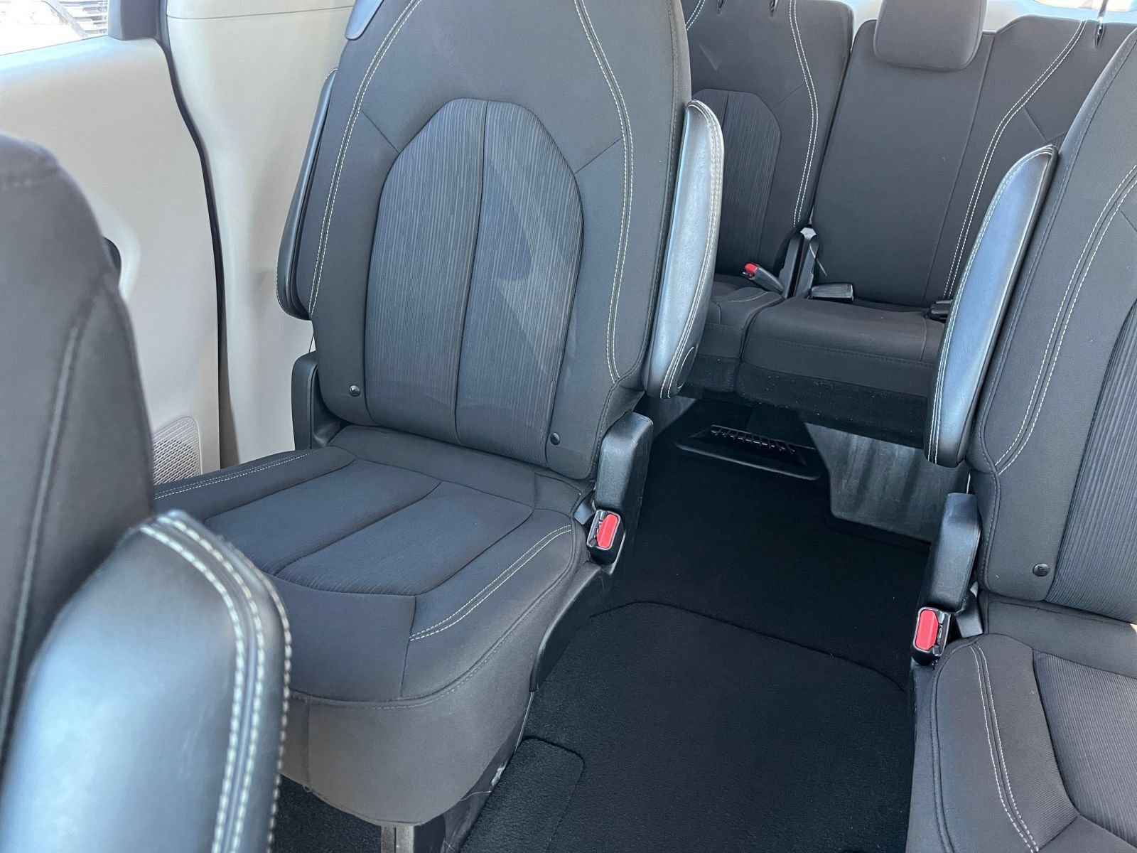 Used 2024 Chrysler Voyager LX FWD image 42