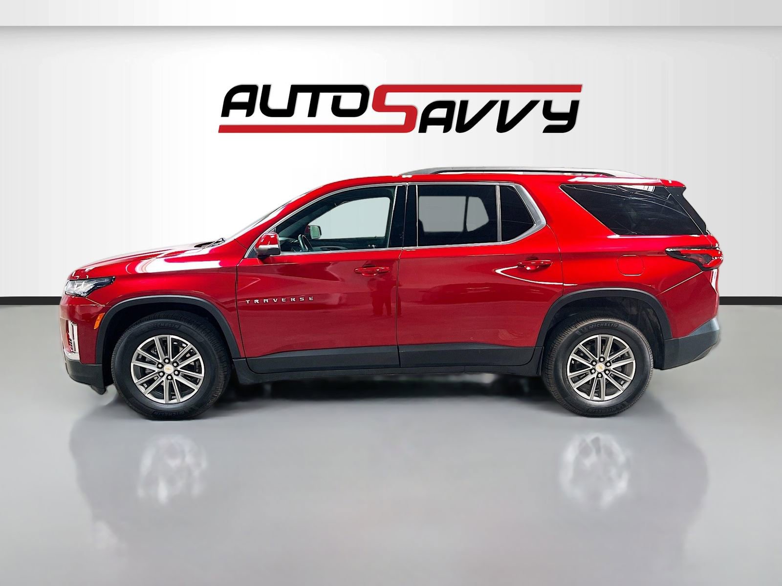 Used 2023 Chevrolet Traverse LT w/ Rear Camera Mirror Package image 4