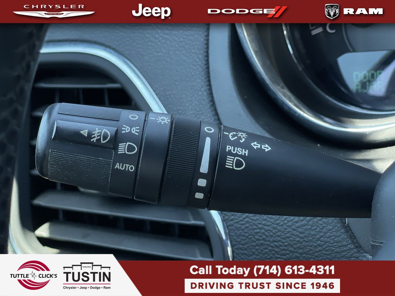 Used 2012 Chrysler 200 Touring w/ Sun/Sound Group FWD image 31