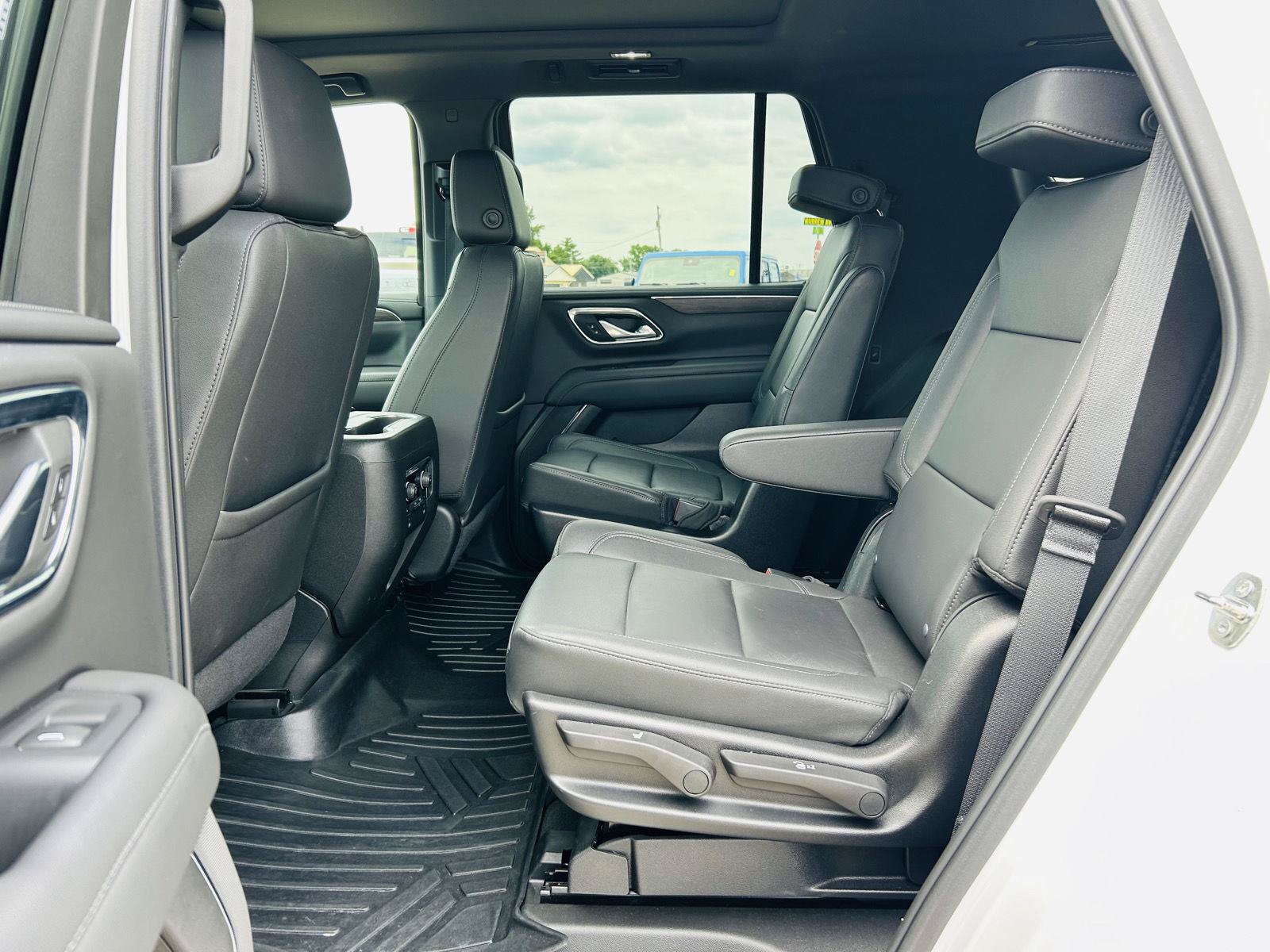 Used 2023 Chevrolet Tahoe Z71 w/ Luxury Package AWD/4WD image 33