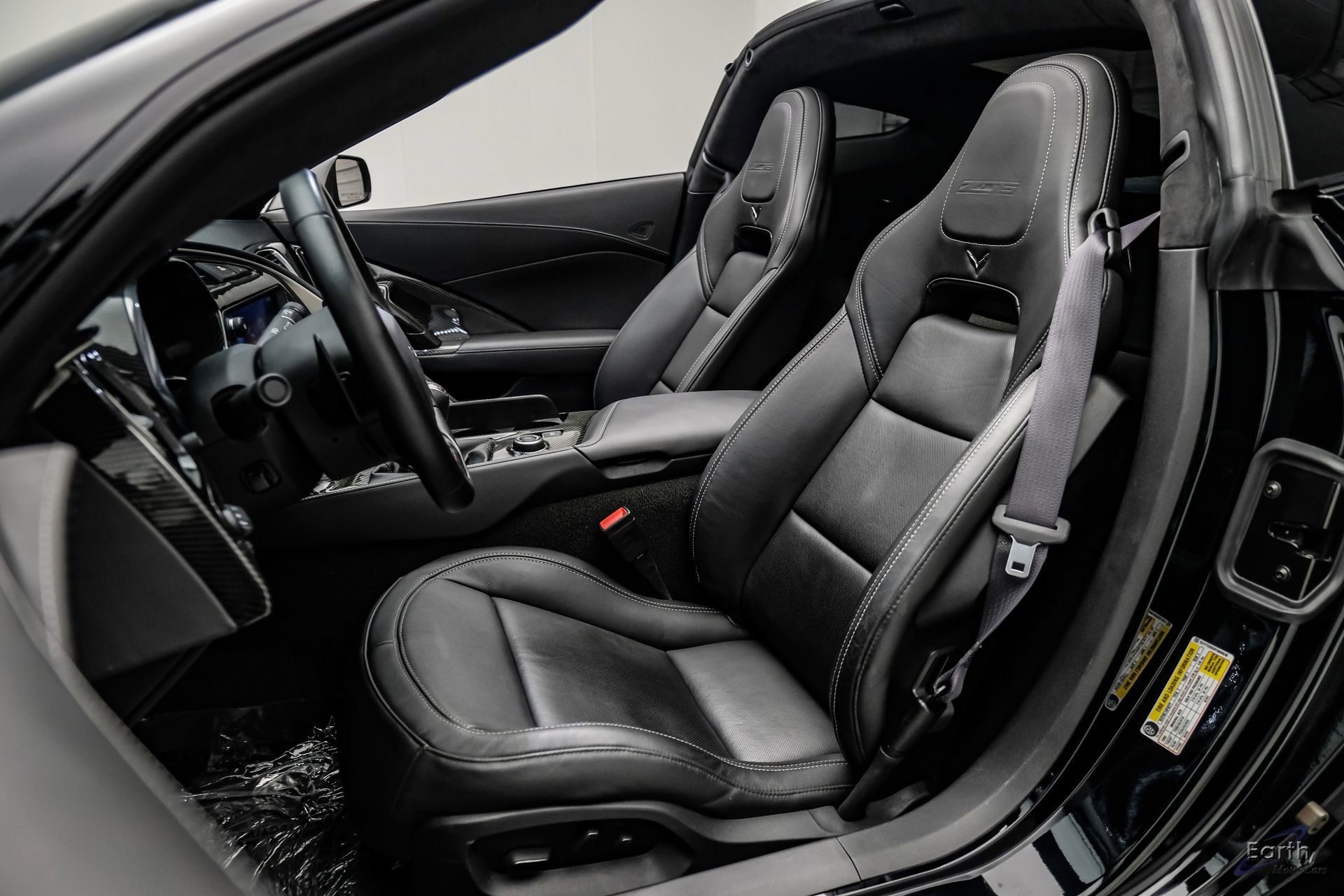 Used 2015 Chevrolet Corvette Z06 w/ 3LZ Preferred Equipment Group image 46