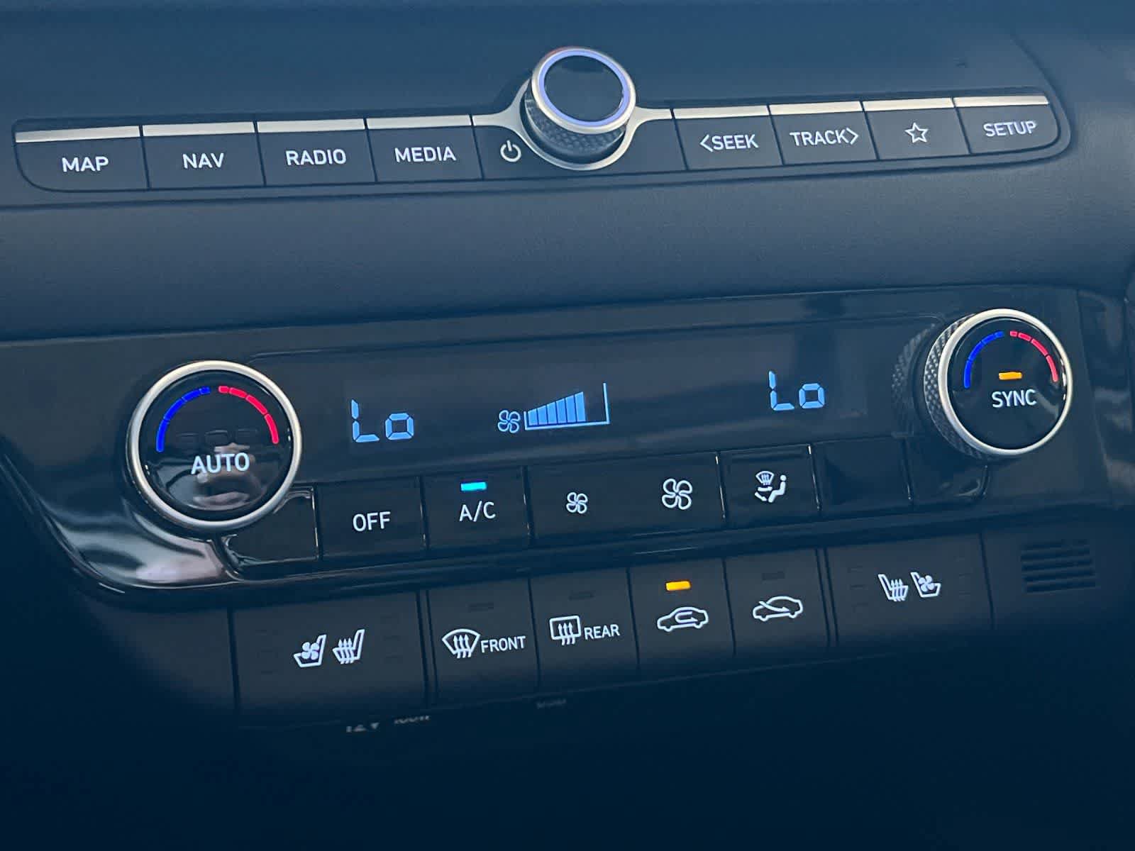 Certified 2026 Hyundai Elantra Limited FWD image 21
