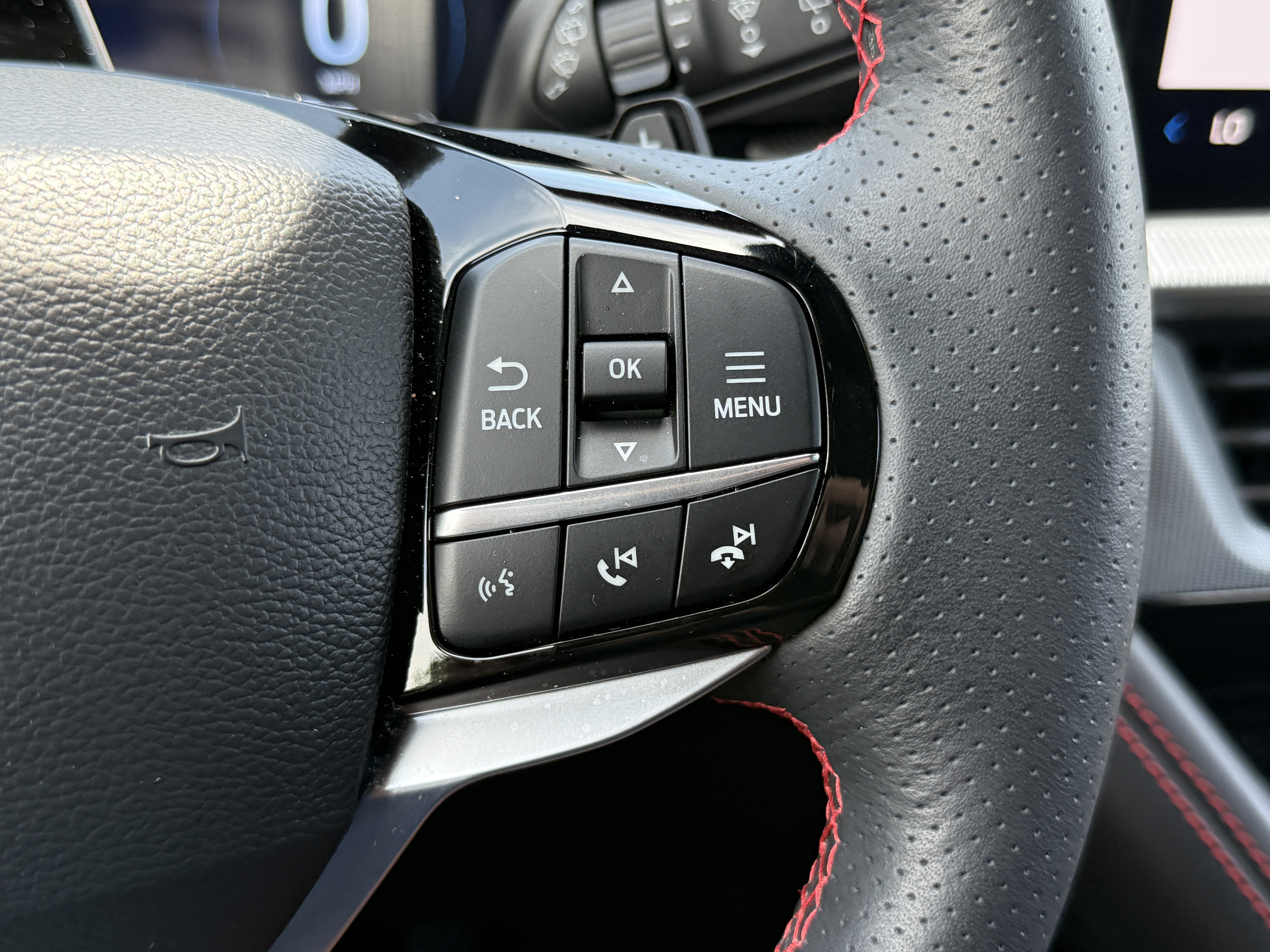Used 2025 Ford Explorer ST AWD/4WD image 25