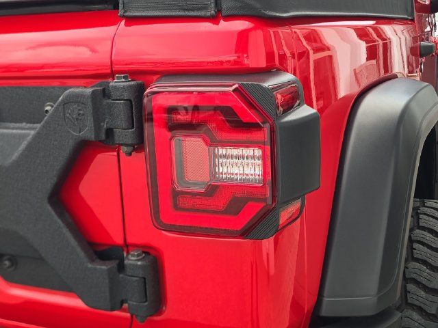 Used 2019 Jeep Wrangler Sport AWD/4WD image 9