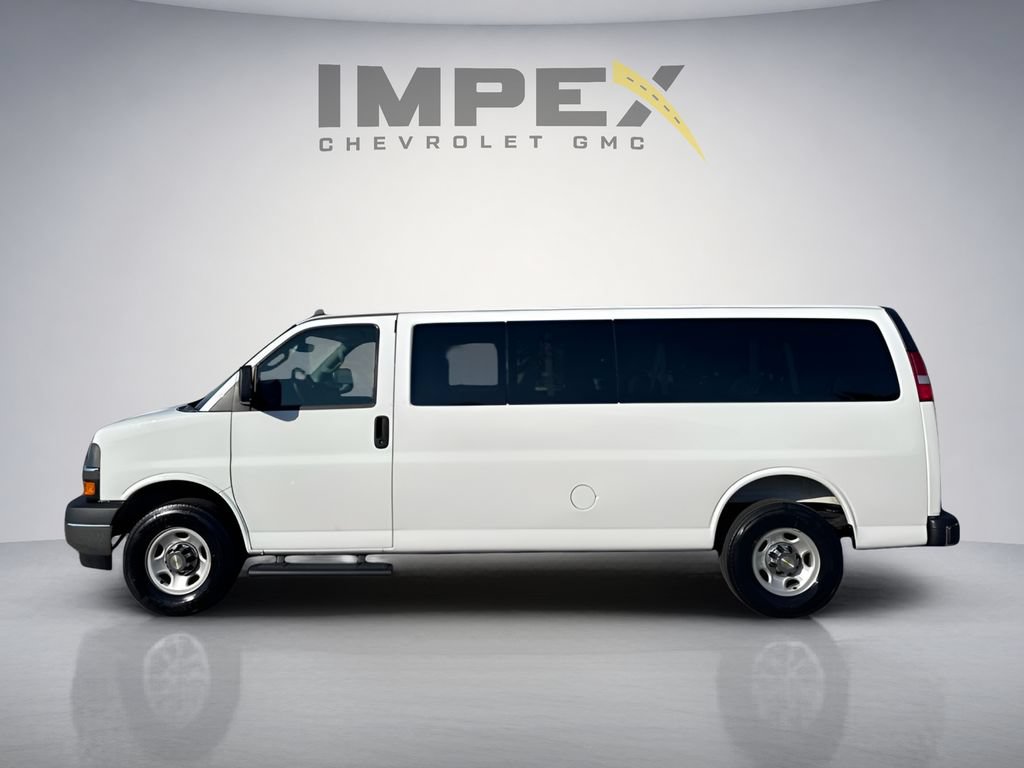 Used 2025 Chevrolet Express 3500 LT w/ LT Preferred Equipment Group RWD image 2