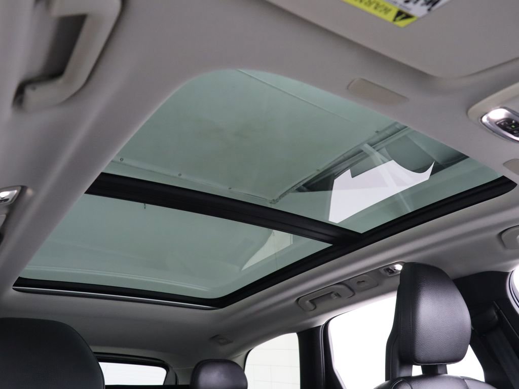 Used 2018 Volvo XC60 T6 Momentum w/ Vision Package image 26