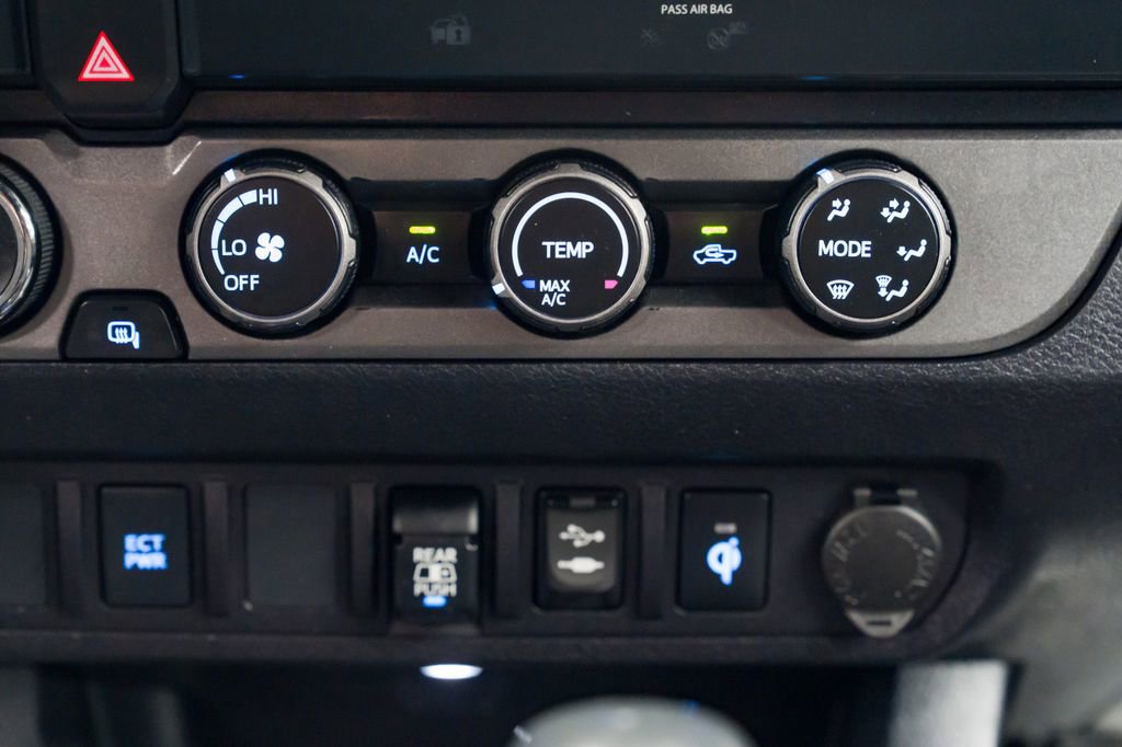 Used 2019 Toyota Tacoma TRD Off-Road image 12