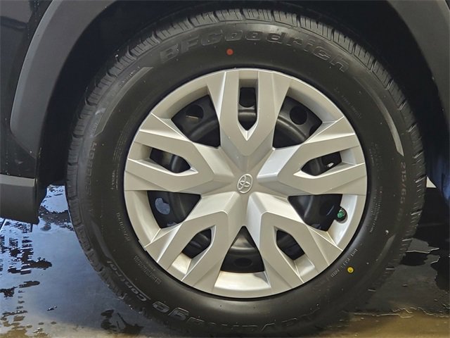 Used 2022 Toyota Corolla Cross L image 8