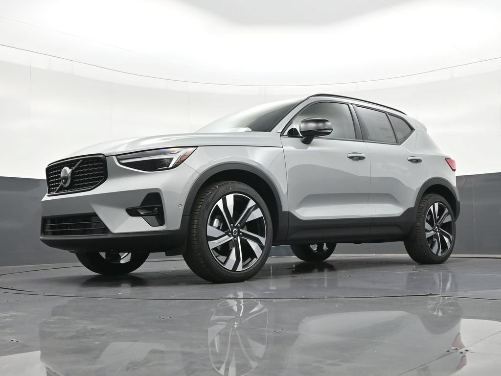 New 2026 Volvo XC40 B5 Plus AWD/4WD image 21