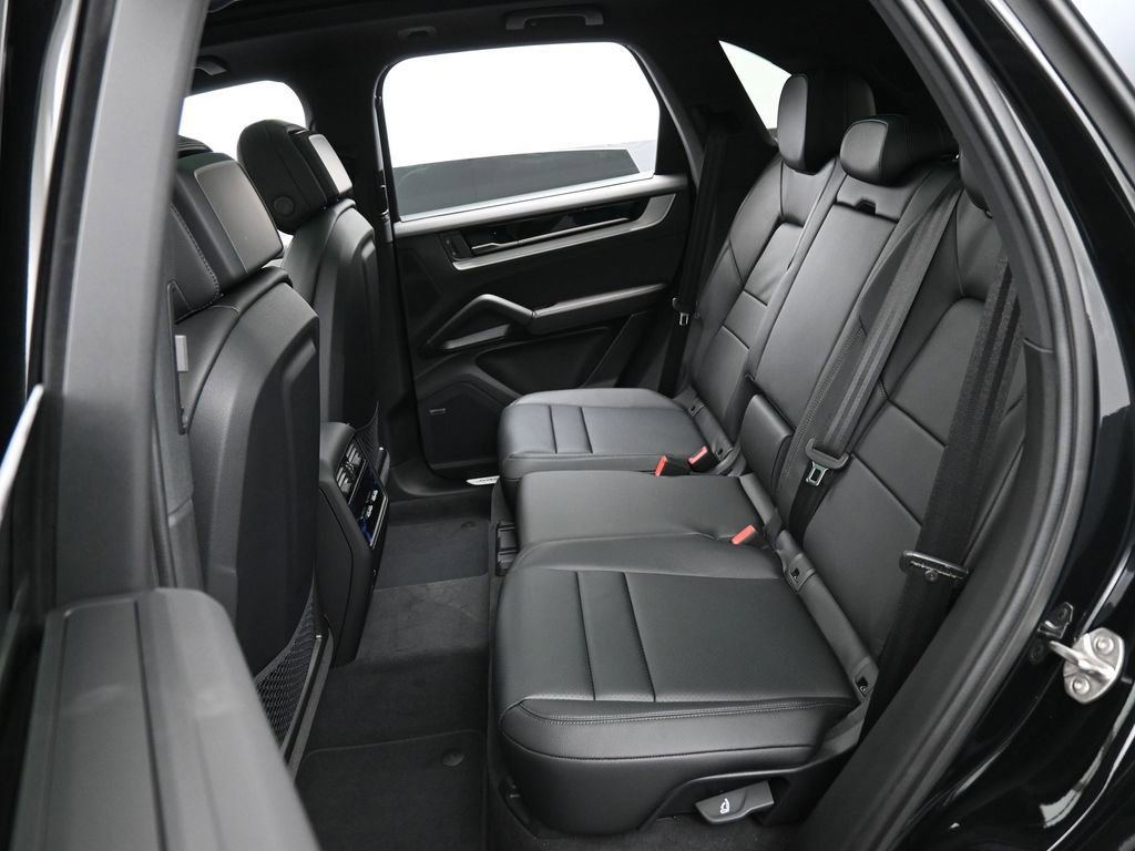 New 2026 Porsche Cayenne image 24