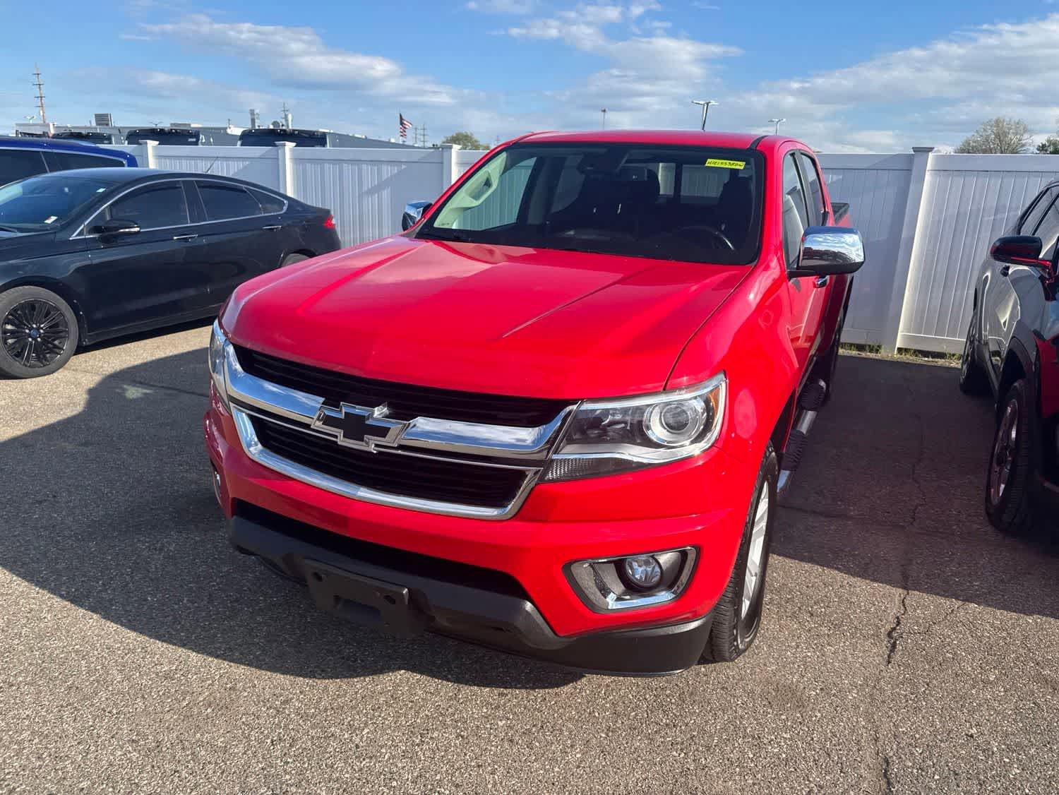 Used 2017 Chevrolet Colorado LT w/ Luxury Package, Chrome AWD/4WD image 3