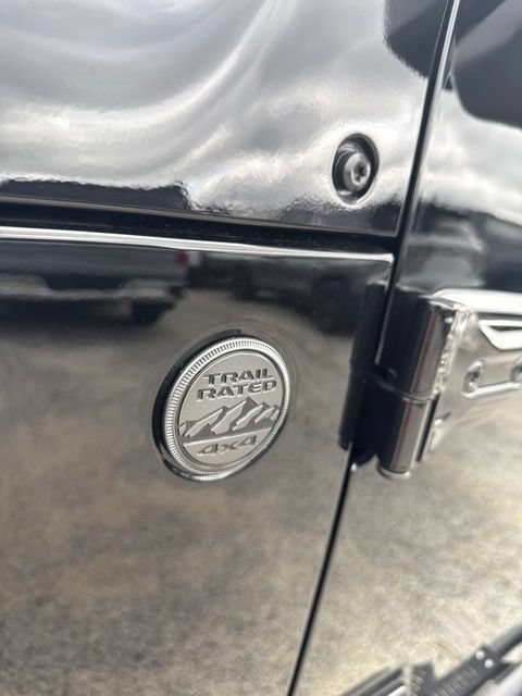 Used 2025 Jeep Wrangler Sport AWD/4WD image 10