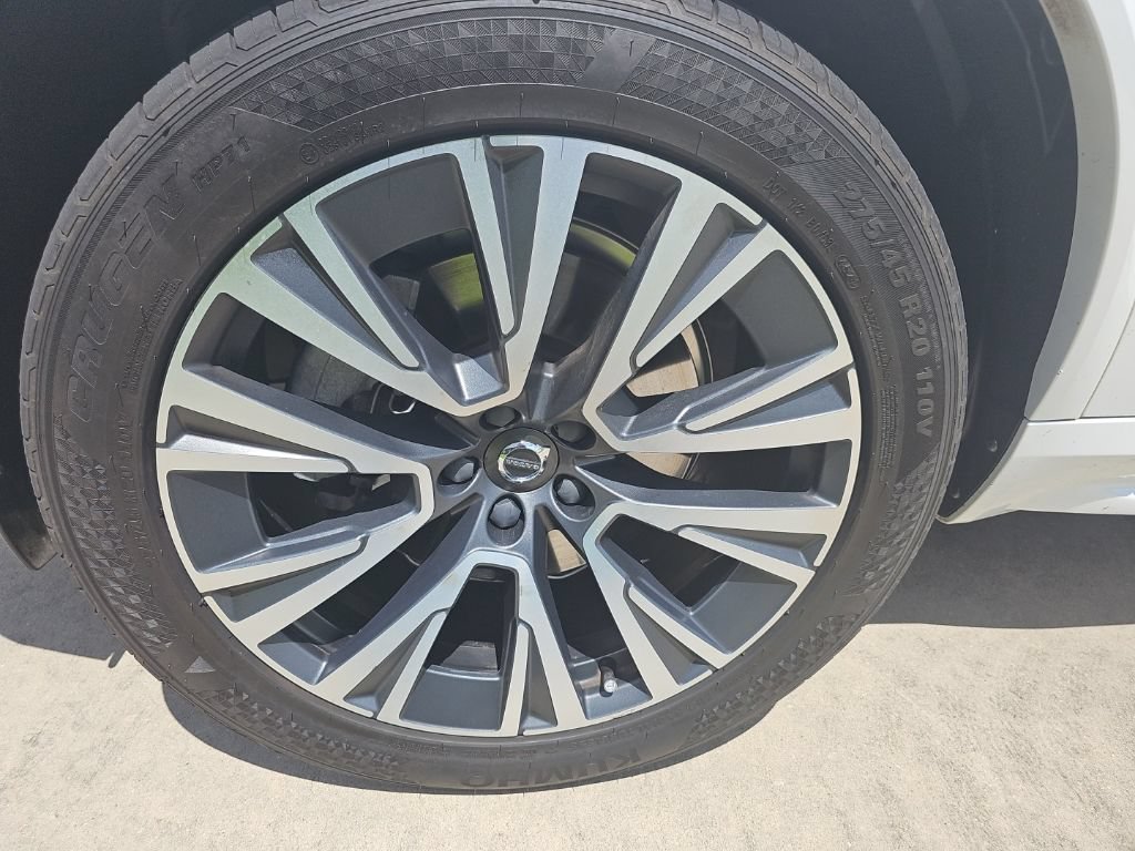Used 2020 Volvo XC90 T6 Momentum w/ Protection Package Premier AWD/4WD image 17
