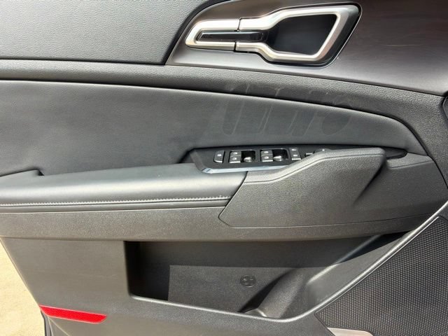 Used 2025 Kia Sportage EX AWD/4WD image 28