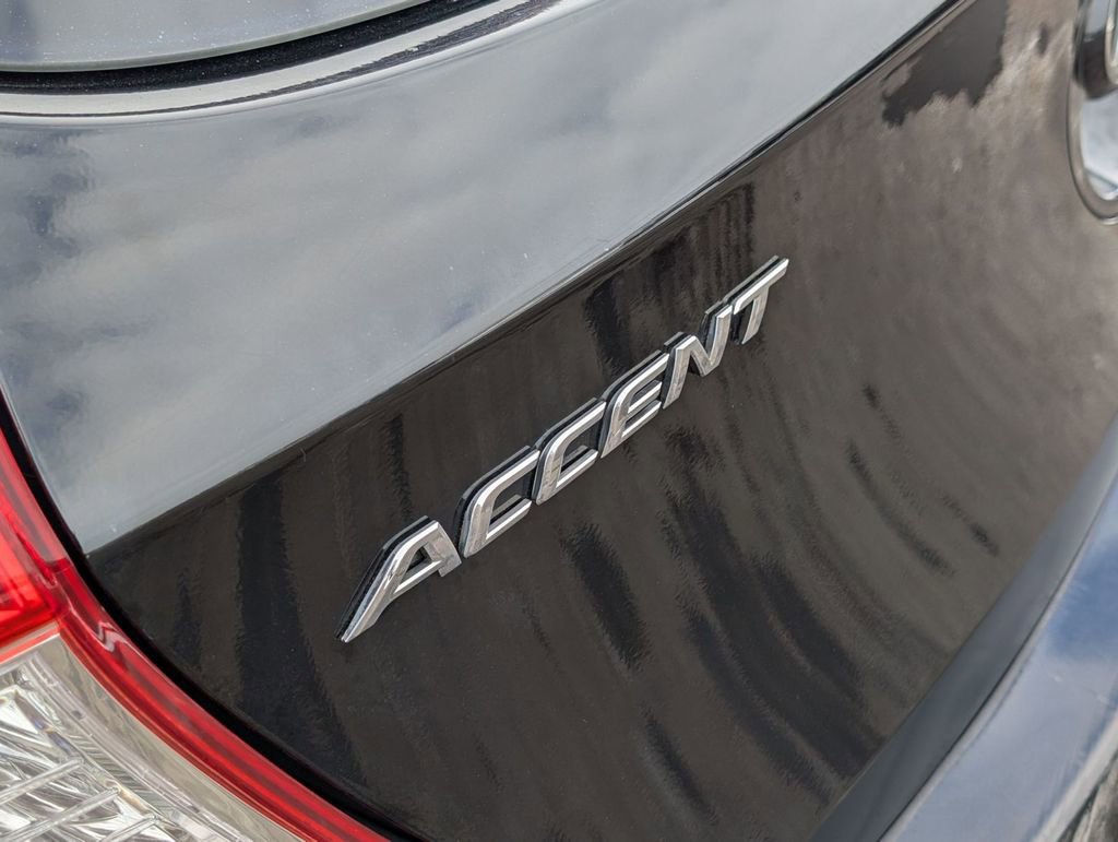 Used 2013 Hyundai Accent SE image 11