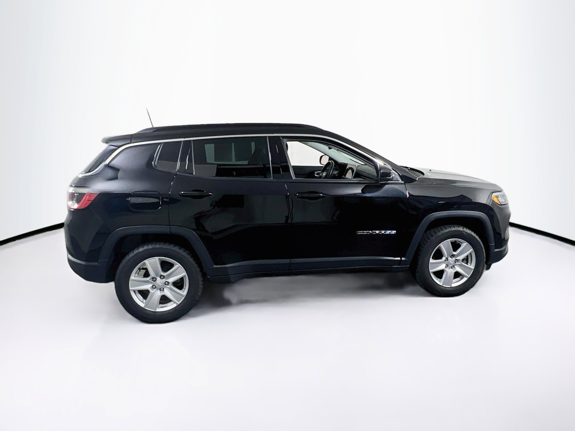 Used 2022 Jeep Compass Latitude w/ Convenience Group AWD/4WD image 4