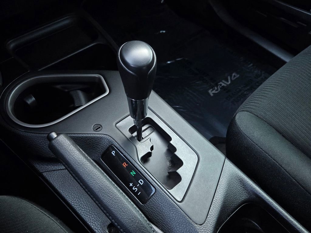 Used 2016 Toyota RAV4 LE image 18