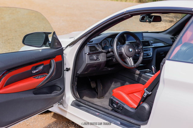 Used 2015 BMW M4 Convertible image 38