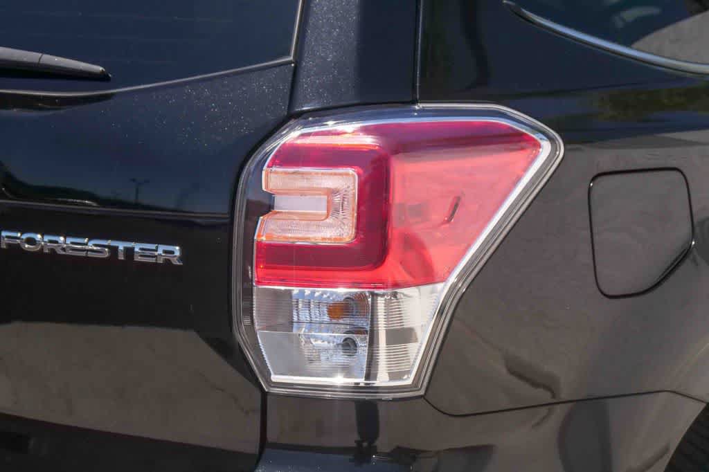 Used 2018 Subaru Forester 2.5i Touring w/ Popular Package #3B AWD/4WD image 8