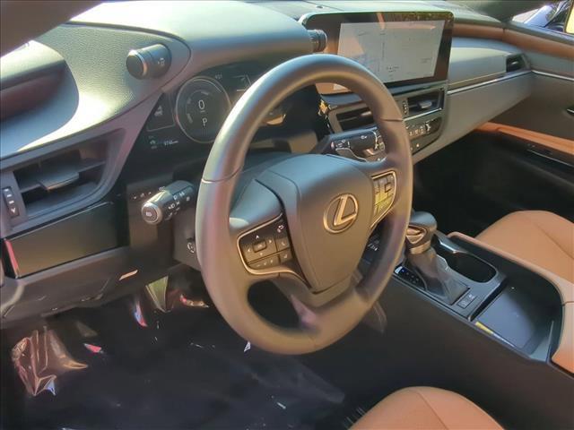 Used 2025 Lexus ES 300h w/ Premium Package image 10