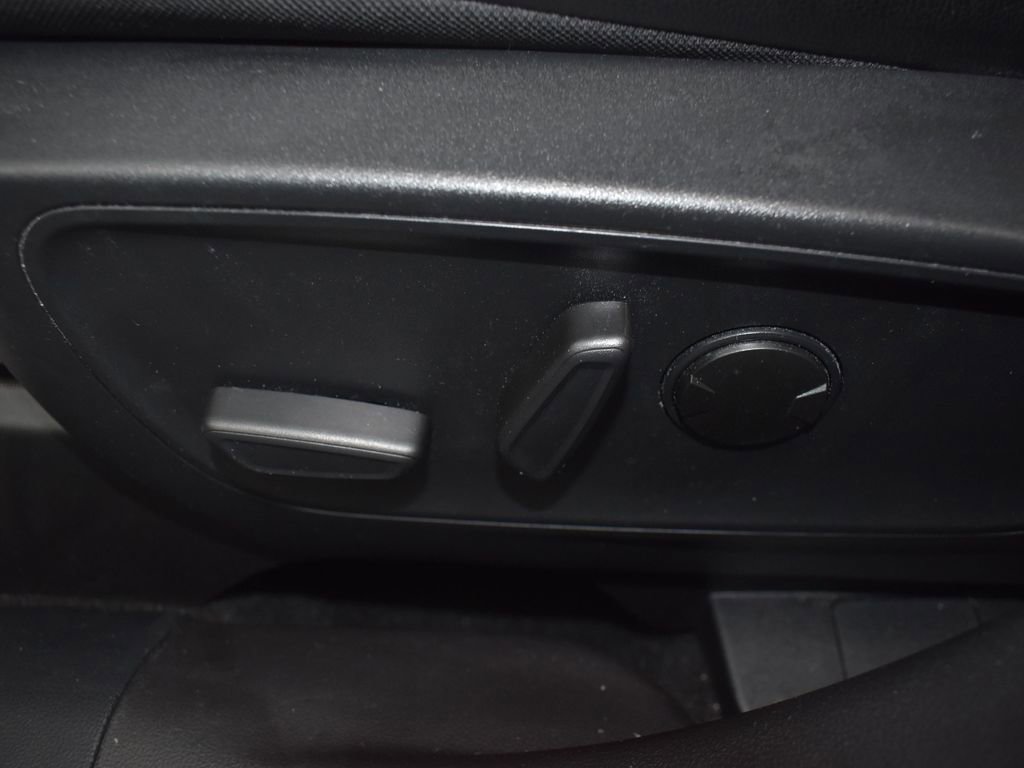 Used 2024 Ford Escape Platinum w/ Premium Technology Package AWD/4WD image 17