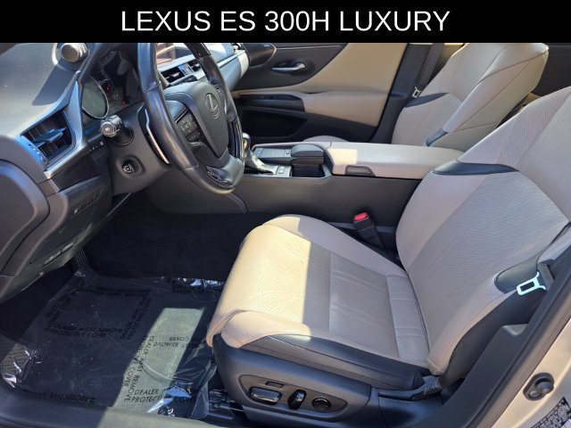 Used 2019 Lexus ES 300h w/ Accessory Package 2 FWD image 22