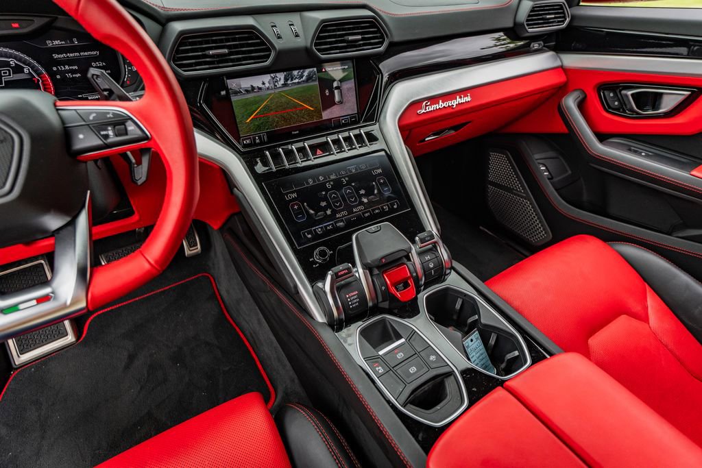 Used 2020 Lamborghini Urus AWD/4WD image 28