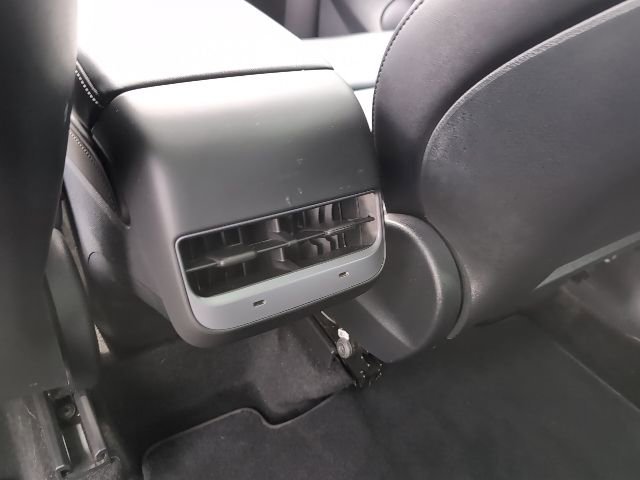 Used 2022 Tesla Model Y Long Range image 20