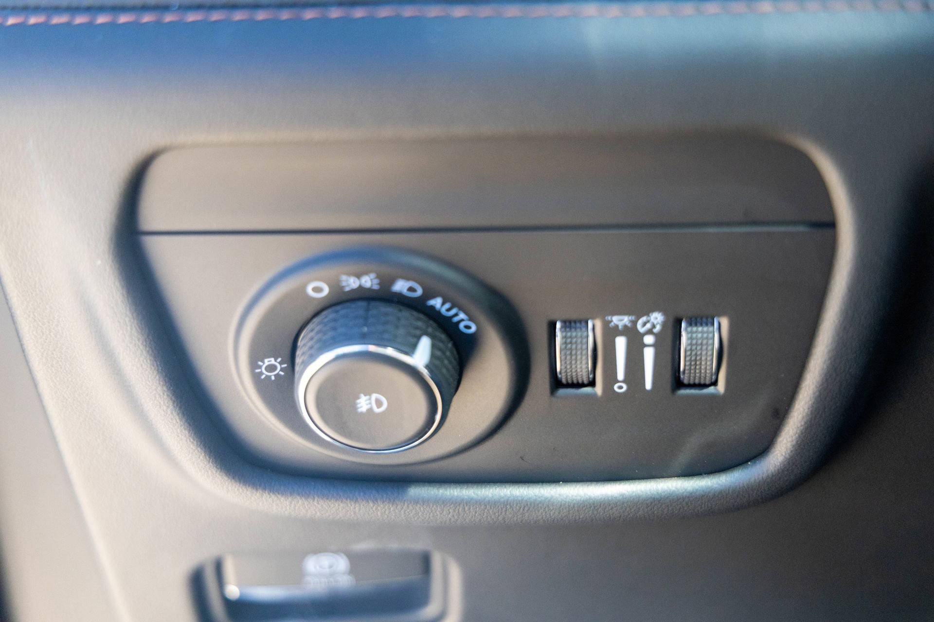 New 2026 Jeep Grand Cherokee L Summit w/ Advanced Protech Group IV image 32