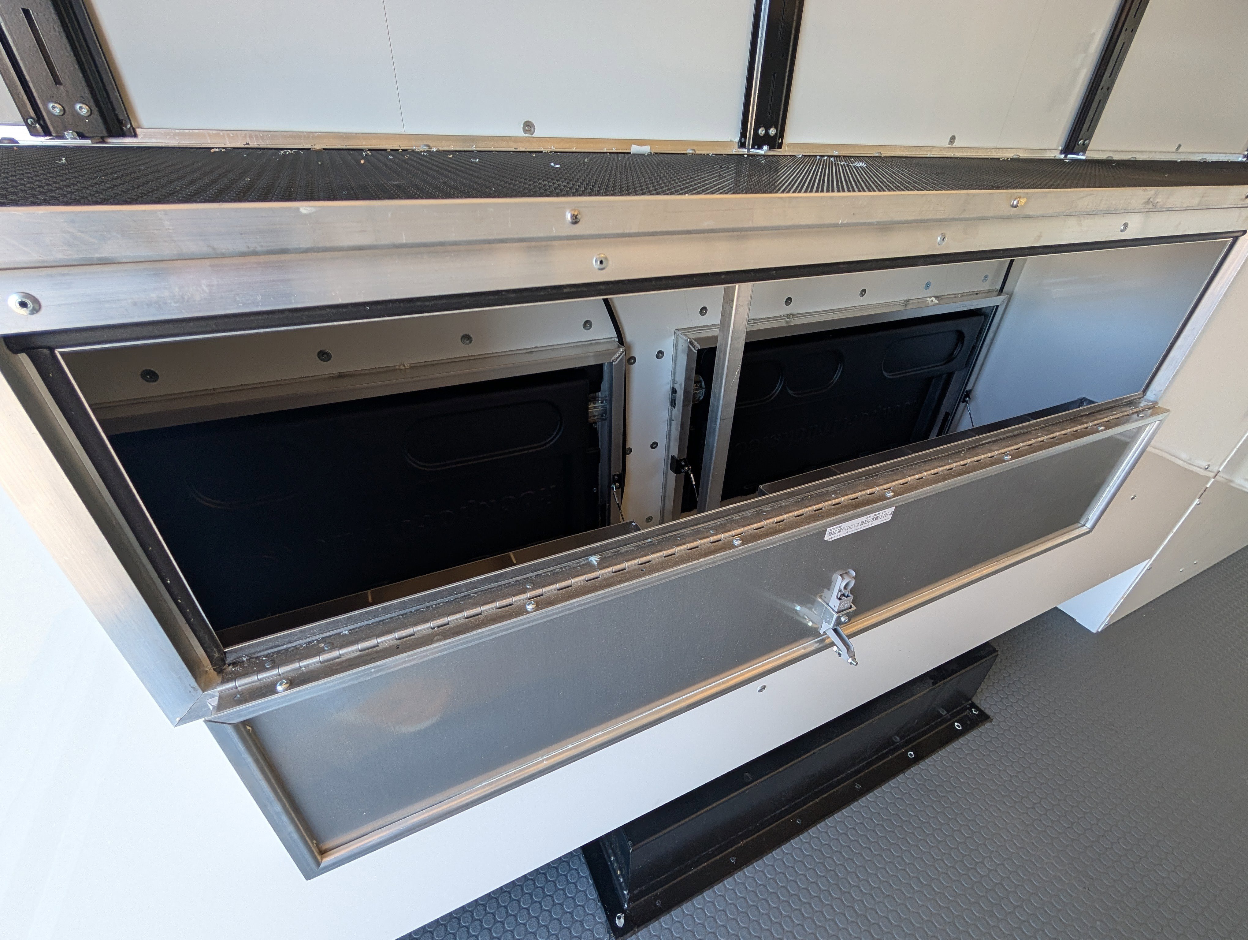 New 2026 Ford E-450 and Econoline 450 Super Duty w/ Power Equipment Group RWD image 15