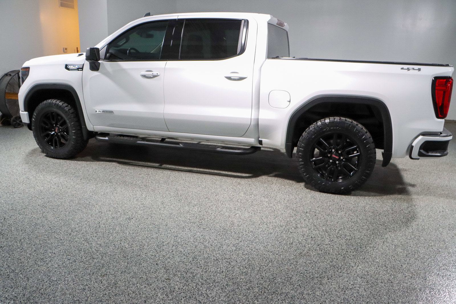 Used 2023 GMC Sierra 1500 Elevation AWD/4WD image 11