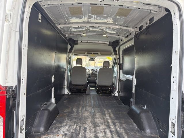 Used 2018 Ford Transit 250 130 Medium Roof RWD image 20