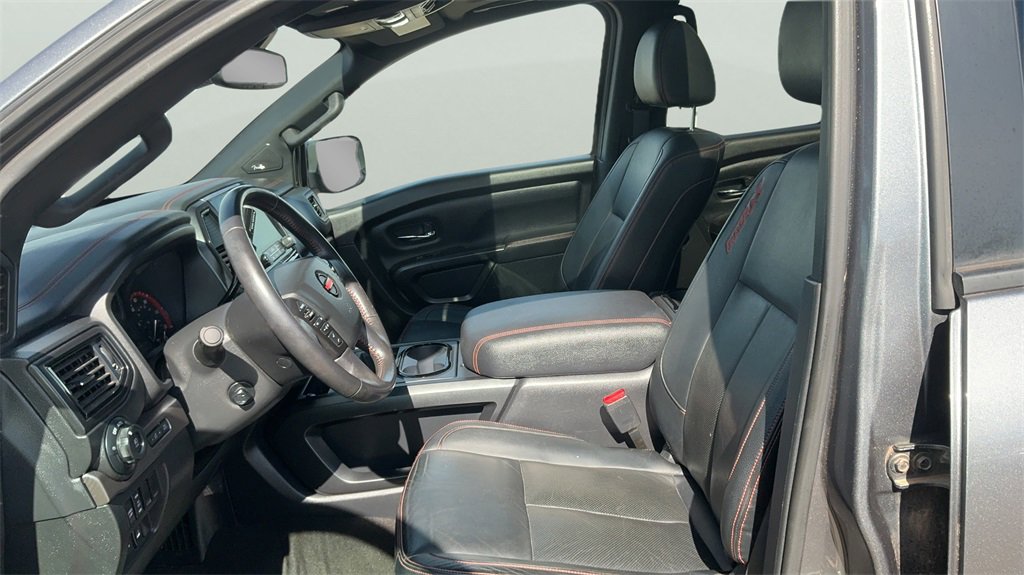Used 2020 Nissan Titan PRO-4X w/ Pro-4x Convenience Package image 16