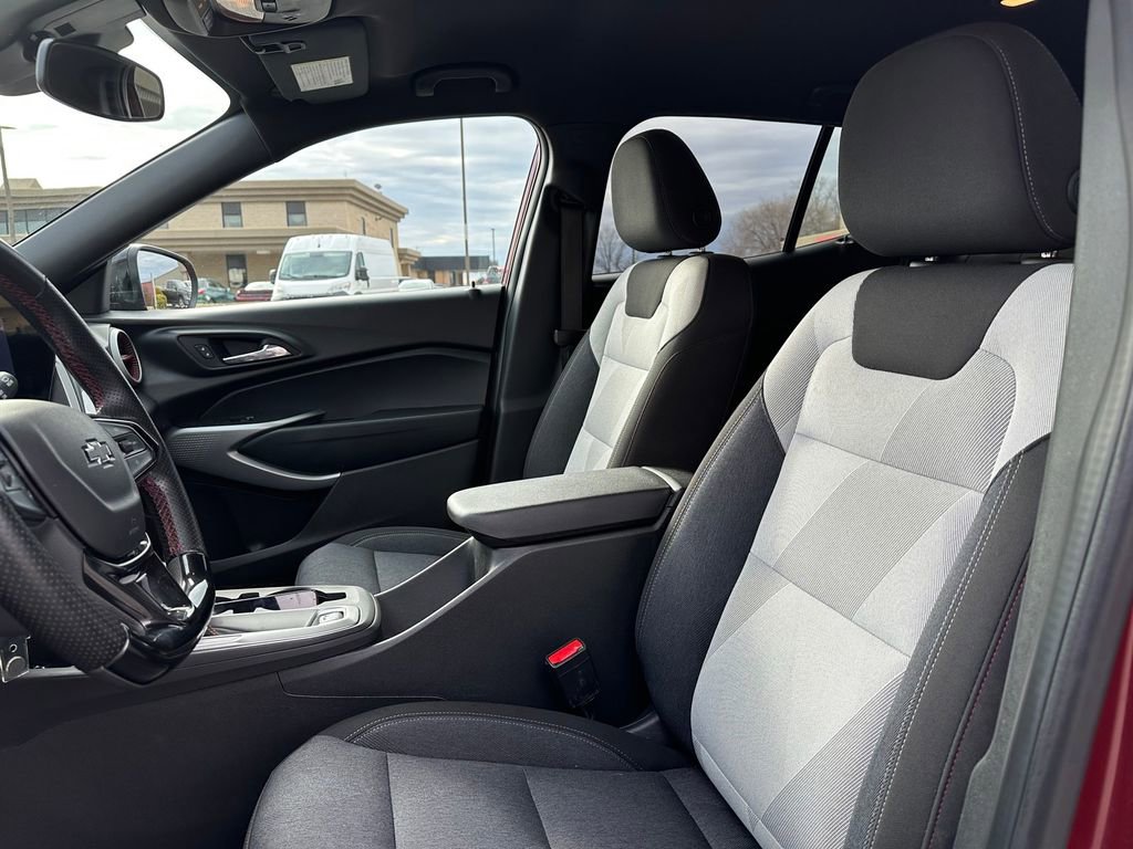 Used 2024 Chevrolet Trax RS image 21