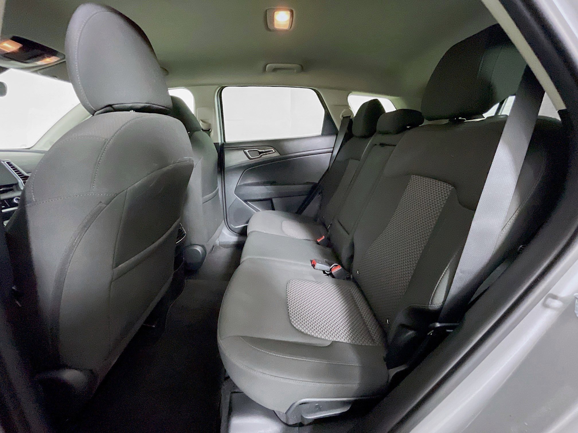 Used 2023 Kia Sportage LX image 26