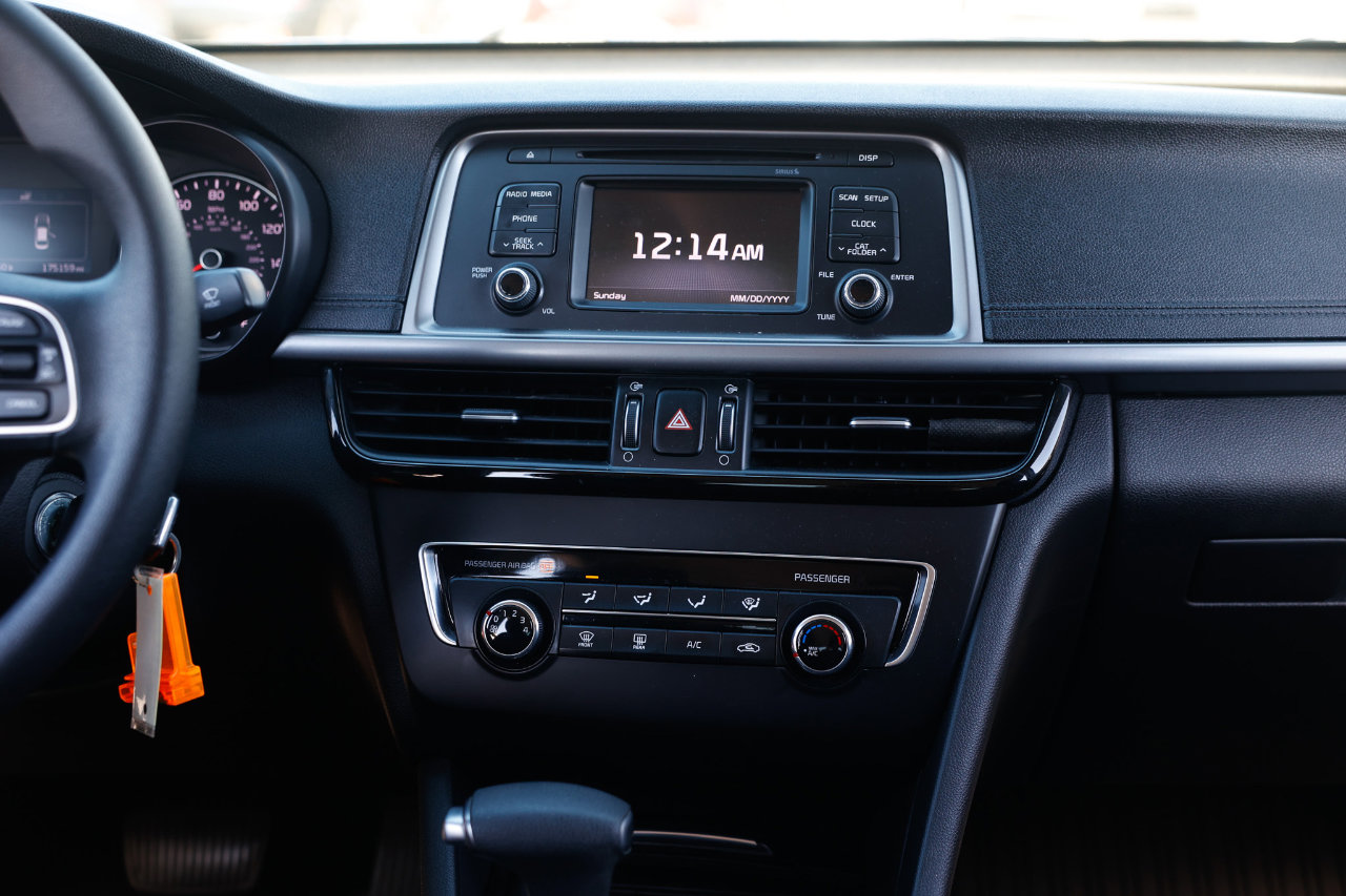 Used 2017 Kia Optima LX image 34